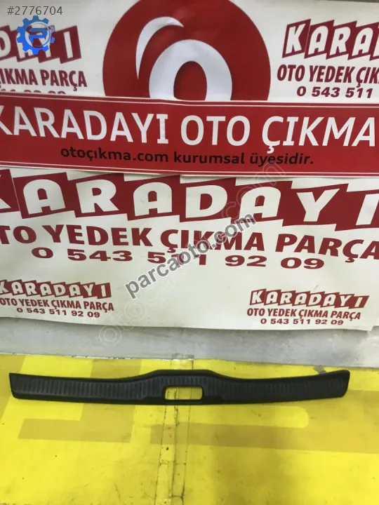 Toyota Corolla arka Bagaj kilit plastigi