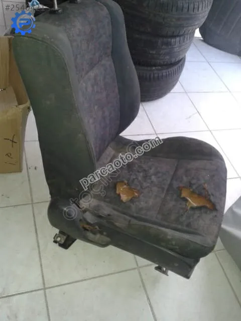 Mazda 323 sağ ön koltuk