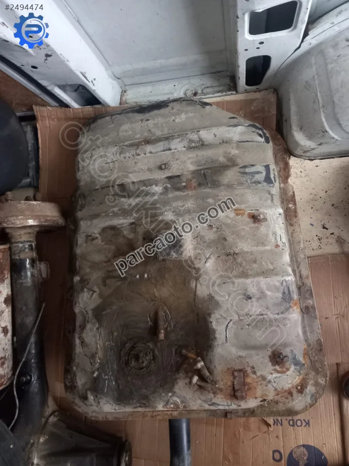 Nissan vanetta 91/98 yakıt deposu