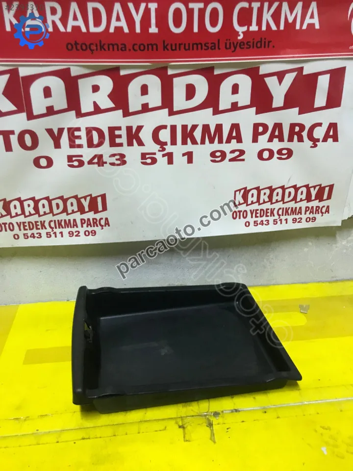 Toyota Carina AT190 koltuğunun altındaki torpido gözü