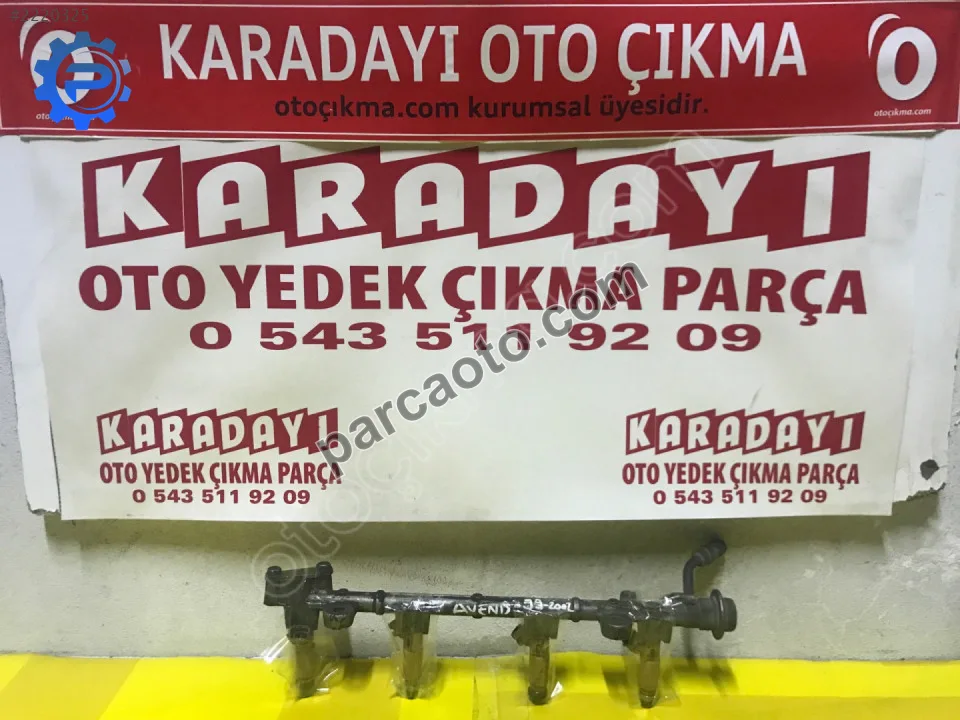 Toyota Avensis 99 2002 benzin enjektörleri ve kütügü  (Videolu)