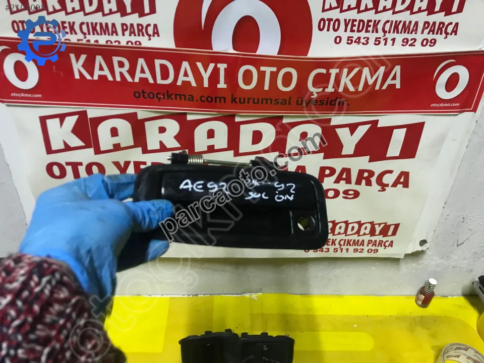 Toyota coralla 88 92 orjınal çıkma sol ön kapı kolu