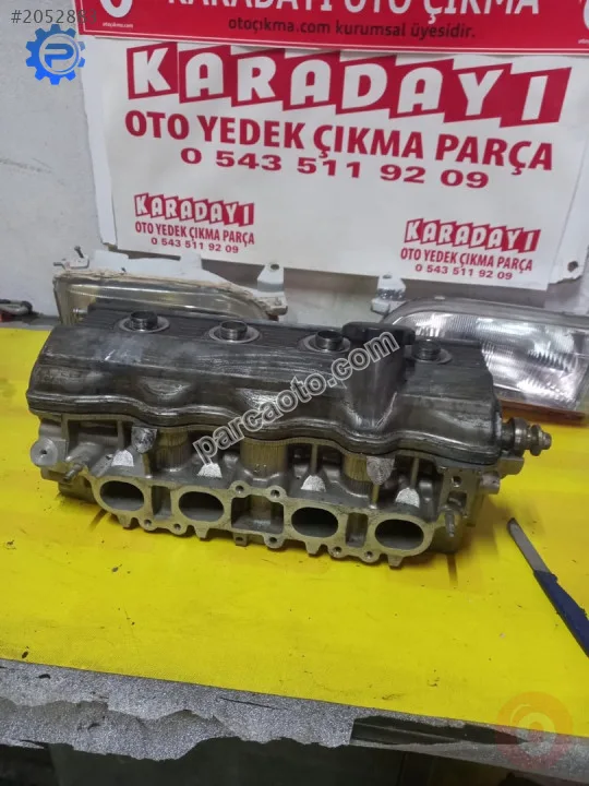 Toyota carina corana  st171 silindir kapağı orjınal karburetorlü