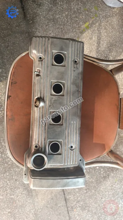 Toyota coralla külbüretör üst kapak orjınal çıkma