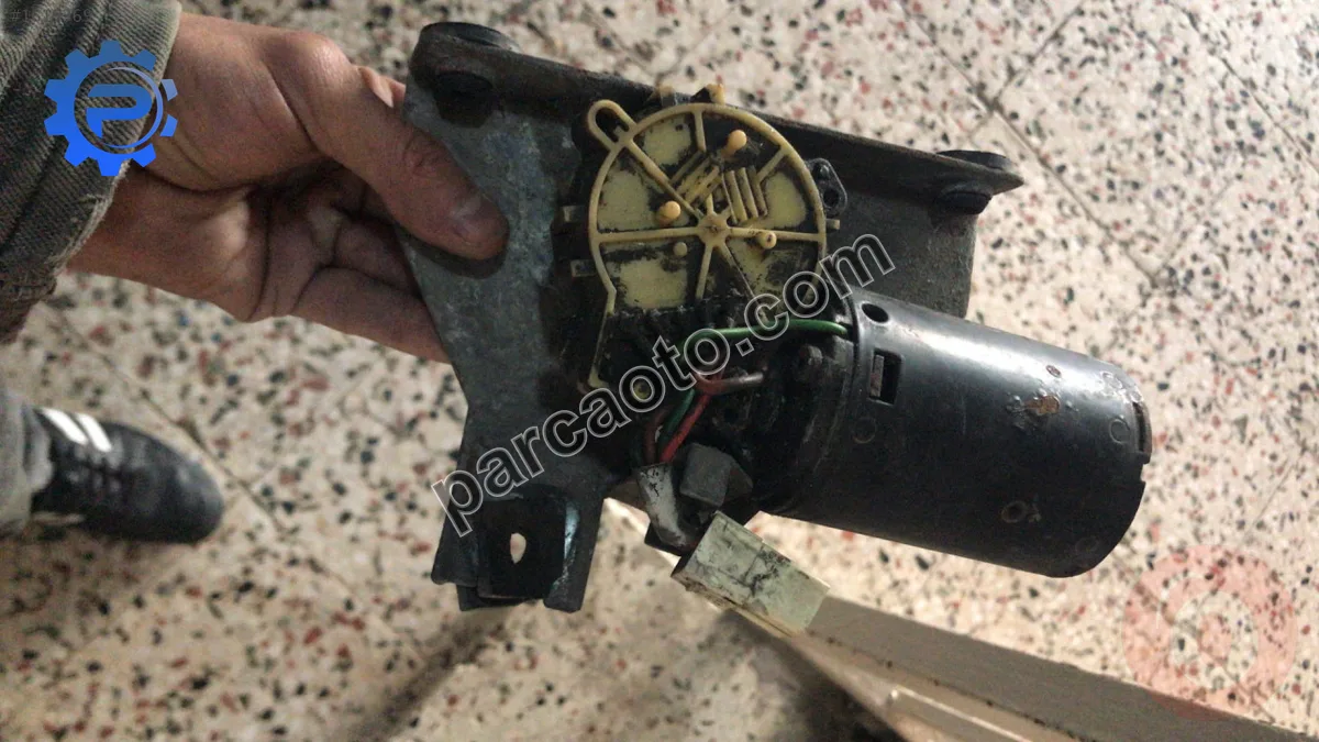 Pegeout 205 Gti Çıkma orjınal silecek motoru