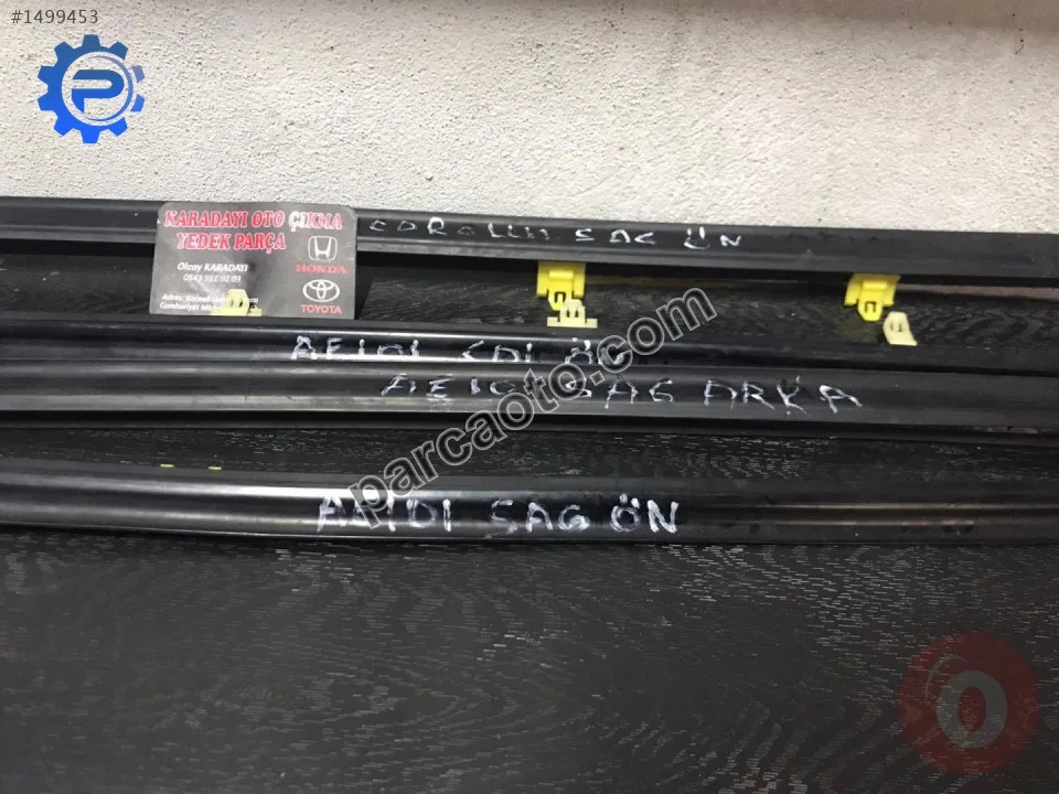 Toyota coralla cam sıyırıcısı düz siyah çıkma