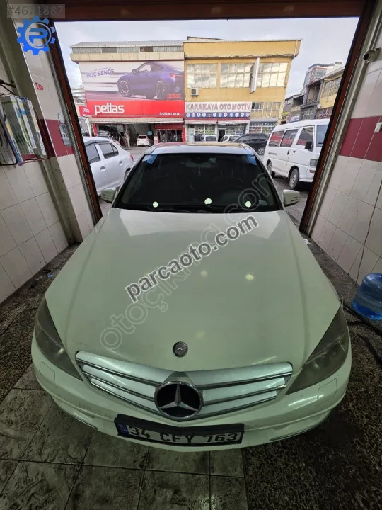 Mercedes C Serisi Ön Cam Izgarası - İstanbul Anadolu Pendik