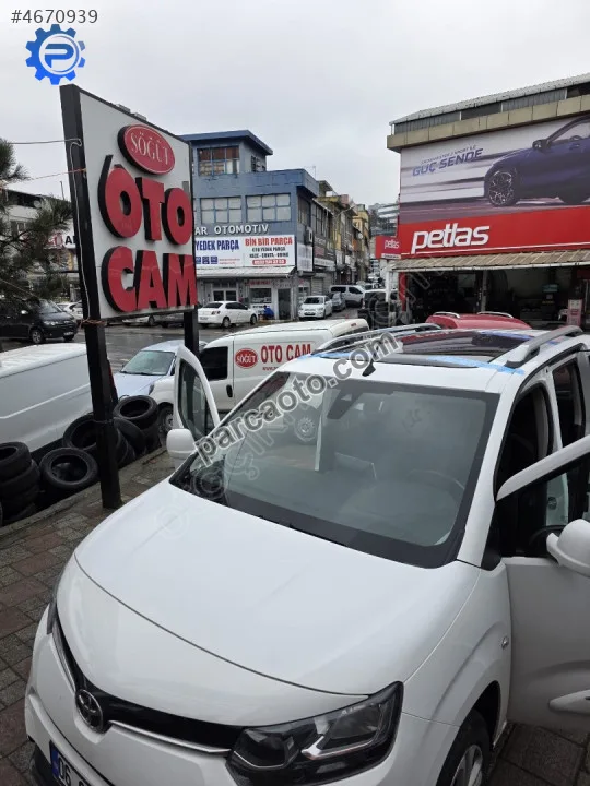 Toyota proace city  cam tavan koyu renk