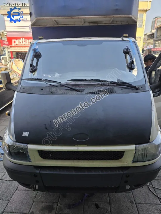Ford Transit Ön Cam Izgarası - İstanbul Anadolu Pendik