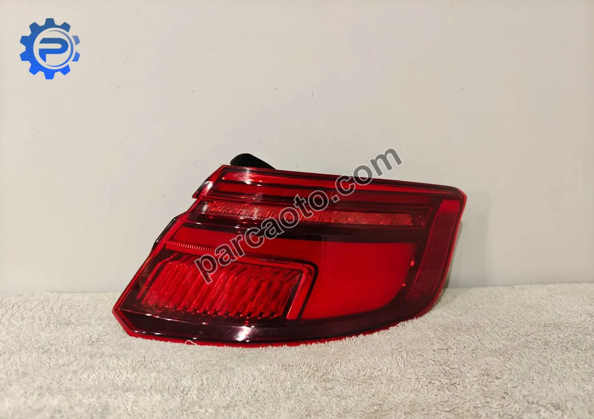 Audi A3 LED Sportback  SAĞ SOL STOP  8V4945095D