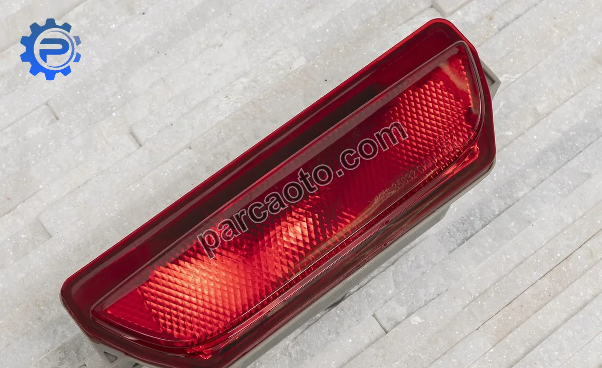mazda 3  2010-2013 orjınal çıkma  arka tampon reflektör  BBP2515M0A  BCW8-51-5L0B