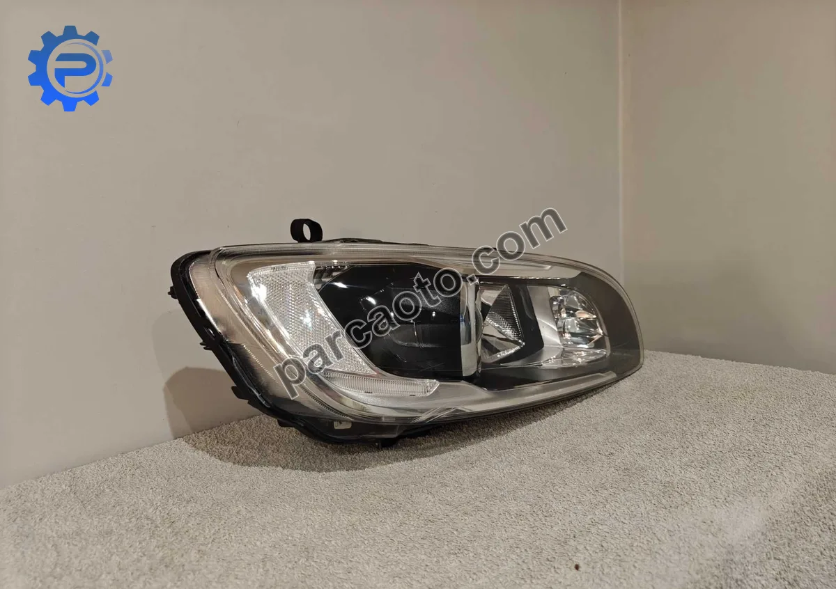 Volvo s60  v60 orjınal çıkma sağ sol ön far  2005 2013   31420108 31420109