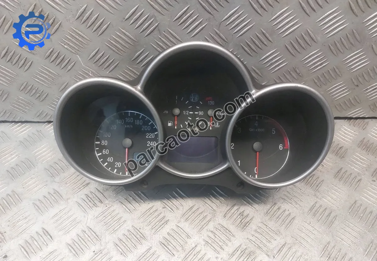 Alfa romeo 147 1 1.9 jtd orjınal çıkma gösterge paneli 735290181