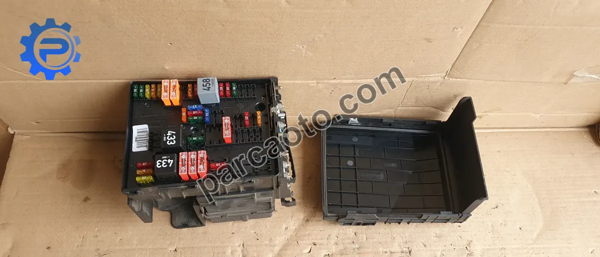 Audi a3 8p 1.9 tdı 2003-2012 orjınal çıkma sigorta röle kutusu 1k0937124k 1k0937132f