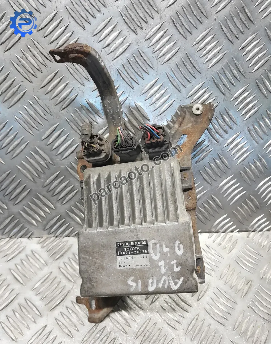 Toyota  auris  2.2 d-cat 2006 2012 orjınal çıkma ecu/motor beyni  89871-20070  89661-02d  89661-02e