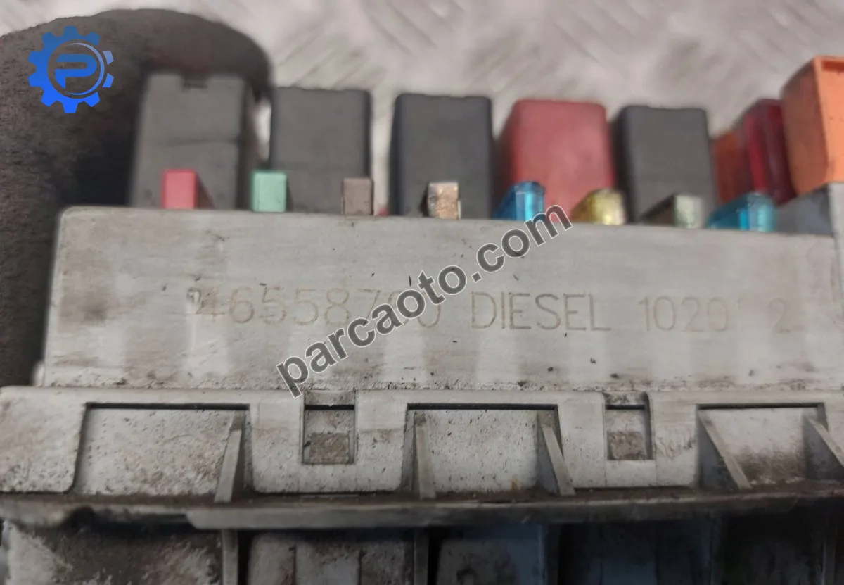 Alfa romeo 147 ı 1.9 jtd orjınal çıkma sıgorta kutusu /bsi beynı  0281010332 46558752 46558760