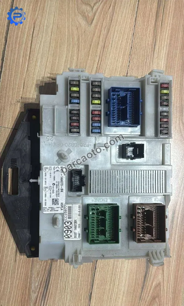 Ford mondeo 1993-1996 orjınal çıkma bsi beyni/sigorta kutusu bg9t14a073bk