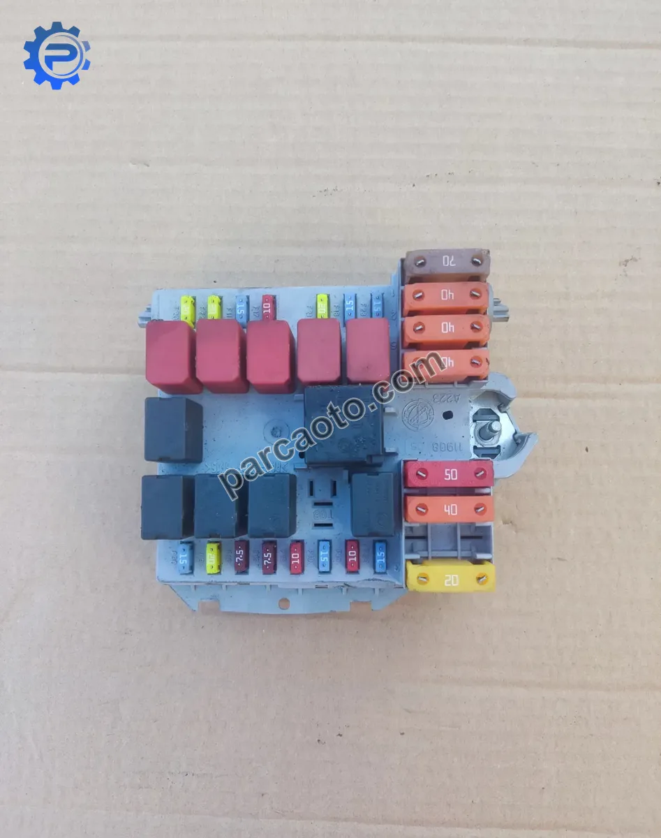 Alfa romeo 159 orjınal çıkma bsi beyni/sigorta kutusu  50508214