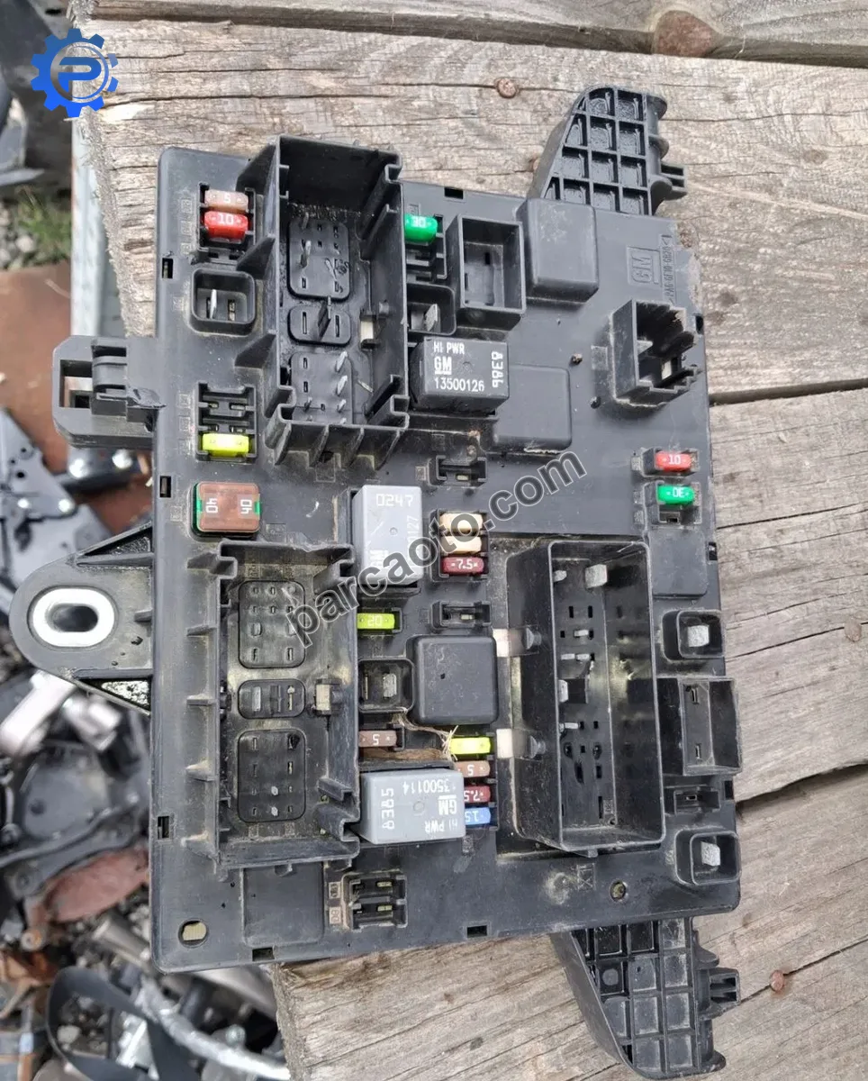 Opel astra j 2009-2019 orjınal çıkma bsi beyni/sigorta kutusu  365927271