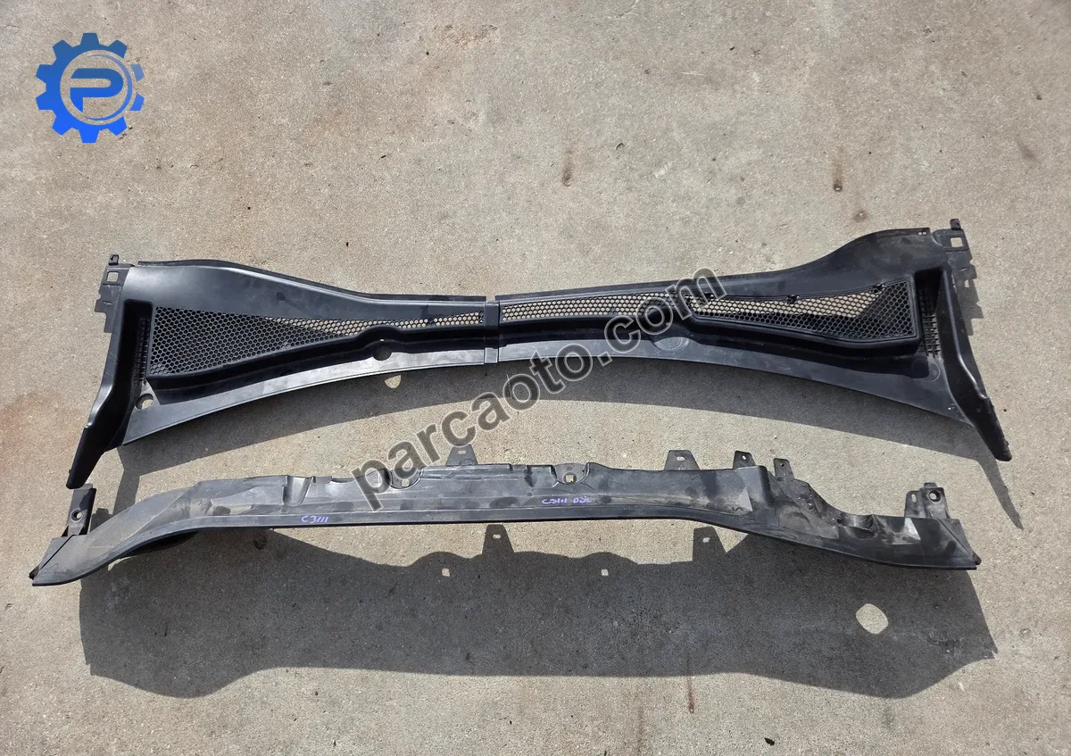 Citroen C3 2016- orjinal ön cam ızgarası 9811934377  9811935477  9811979681