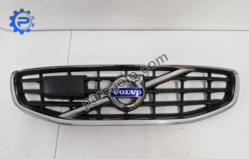 volvo s60 2010-2013 ön panjur orjuinal çıkma radarlı 30795040