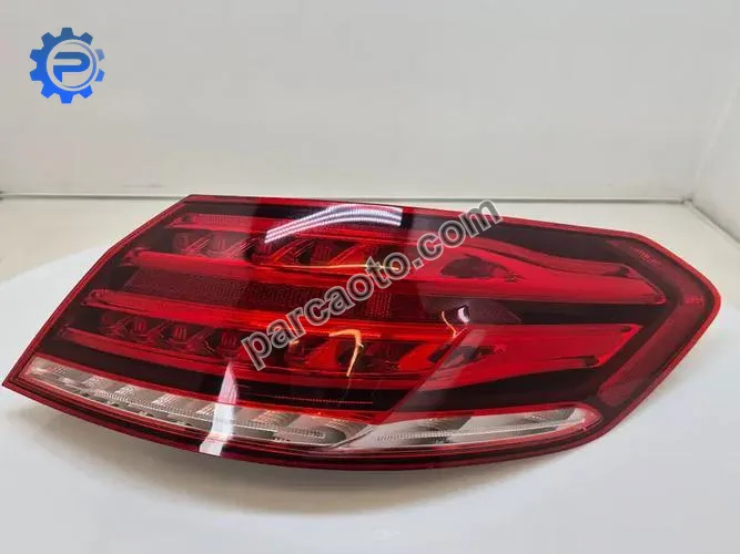 Mercedes-Benz E-Serisi W212 2013-2016 Sağ Dış Orijinal Çıkma Stop Lambası
