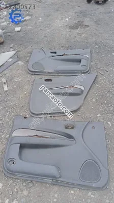 Mazda 323 takım kapı döşemesi yedek parça