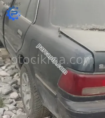 toyota corona 2.0 çıkma sol arka çamurluk