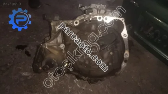 Renault Clio,1.4 benzinli. 1.2 benzinli manuel şanzıman yedek pa