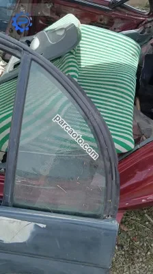 Toyota Carina sol arka kelebek cam çıkma
