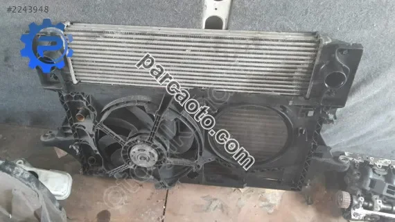 Master 2 - 2.5 dci şu radyatör, interkol, fan set çıkma