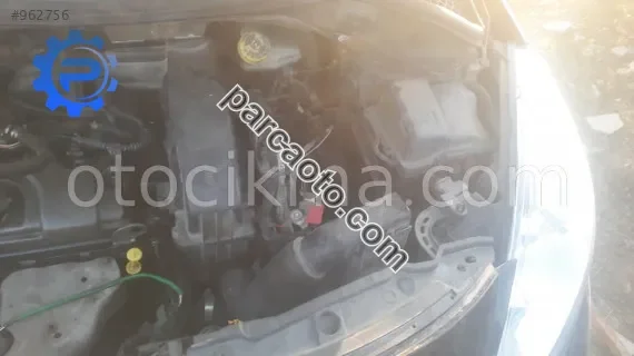 2009 peugeot 207 1.4 benzinli çıkma hava filtre kutusu
