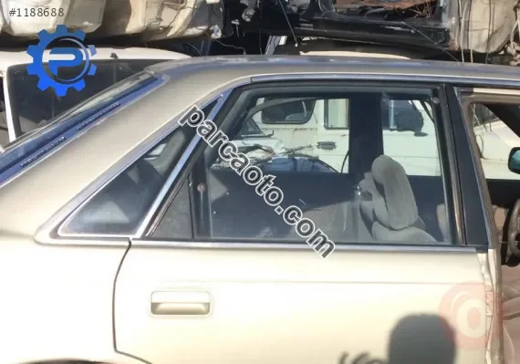 1992 model mazda 626 çıkma sağ arka kapı camı