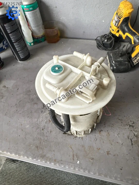 82001551928 RENAULT KANGOO 2 MEGANE 2 DEPO ŞAMANDIRASI 82001551928 RENAULT KANGOO 2 MEGANE 2 DEPO ŞAMANDIRASI