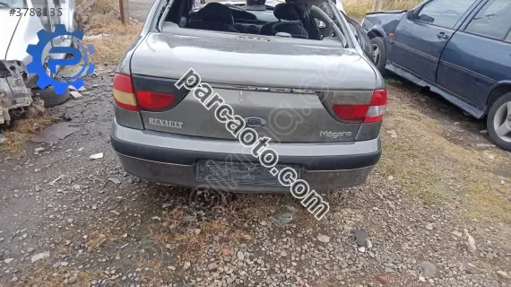 Megane 1 bagaj kapagi yedek parça