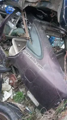 Mazda 626 sol arka çamurluk camı yedek parça