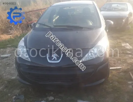 2009 model peugeot 207 1.4 benzinli kesme ön kasa