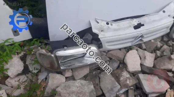 1998 citroen berlingo 1.9 çıkma sağ far