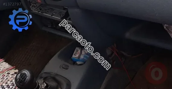 renault kangoo çıkma orta konsol