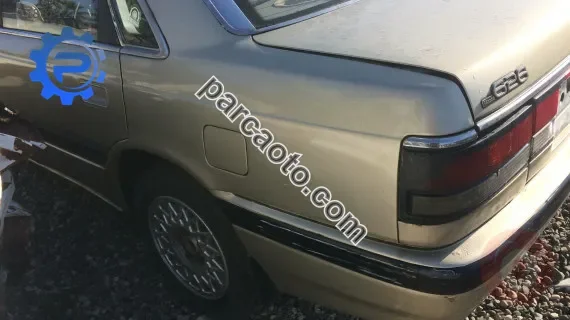 1992 model mazda 626 çıkma arka çamurluk
