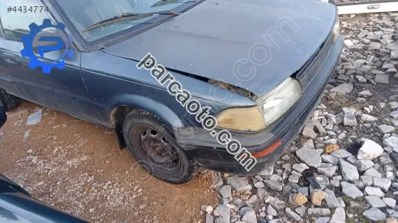Toyota Corolla ae92 fındık kasa sağ ön camurluk