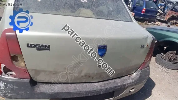 Dacia Logan bagaj ufak hasarli yedek parça