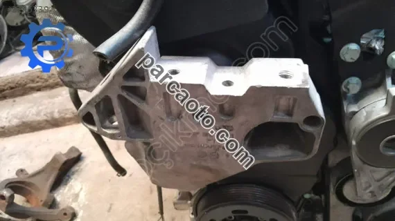 Passat b6 2.0 16v motor ust kulak braketi çıkma