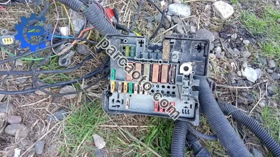 Pejo 206 1.4 benzinli motorici sigorta tablası çıkma
