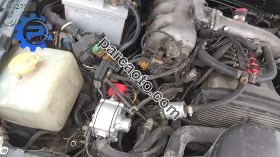 Kia Sportage 96 model 2.0 benzinli otomatik vites motor iç tesisa