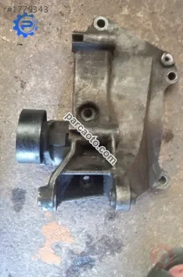 renault trafic 1.9 çıkma şarj dinamo ayağı braket