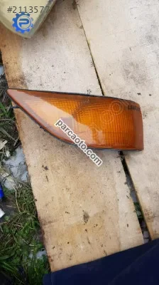 Mitsubishi Lancer (88-92) sağ sinyal çıkma