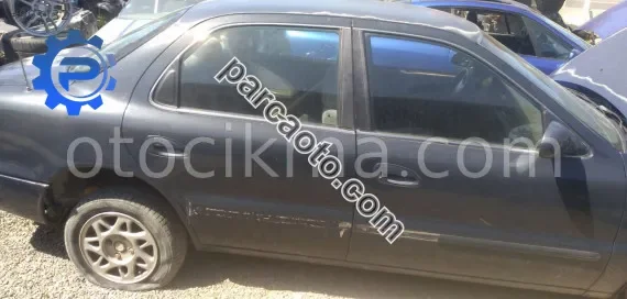 kia clarus 2.0 çıkma sağ yan panel