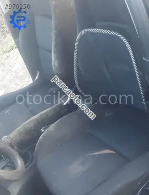 2009 model peugeot 207 1.4 sökme ön takım koltuk başlık