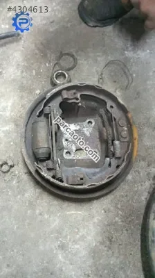 Ford Focus 1 arka fren tablası